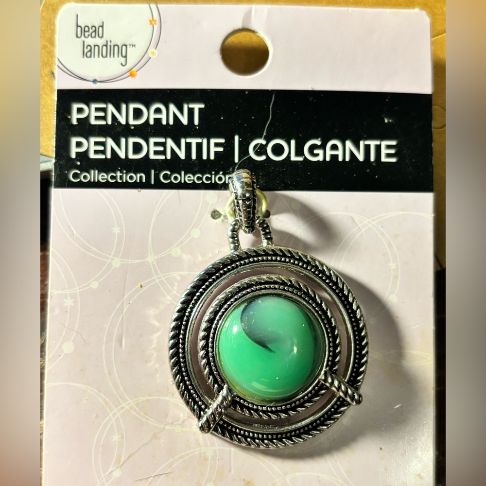 Bead Landing green pendant